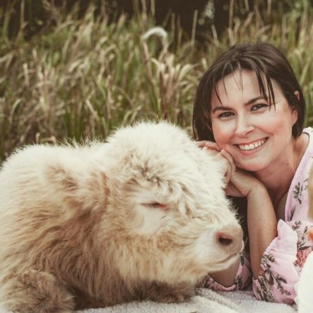 Meet your Posher, Holly